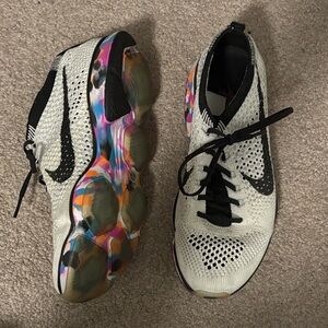 Nike FlyKnit Zoom Women's Sneakers